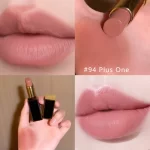 Tom Ford 設計師絲絨霧光唇膏 細黑管柔霧 #94 Plus One 試色